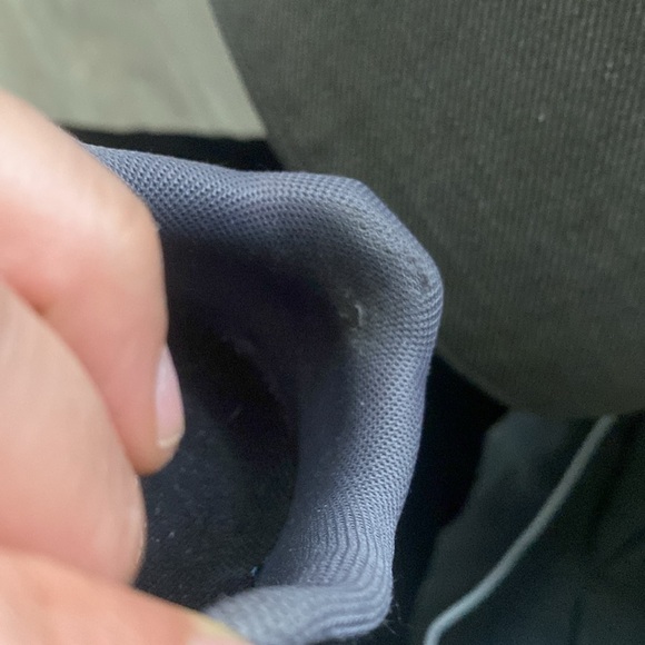 ON CLOUD SWISS ENGINEERED CLOUD WOMENS SNEAKERS, BLACK /WHITE, SIZE US 5 - Picture 9 of 9